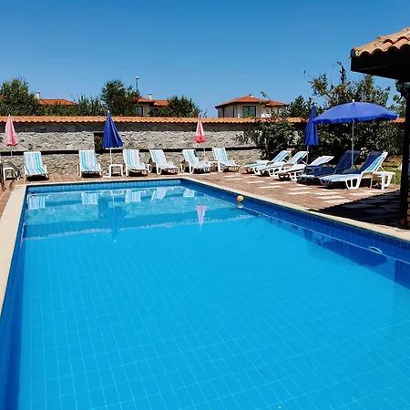 Asti Arthotel מלון 3*