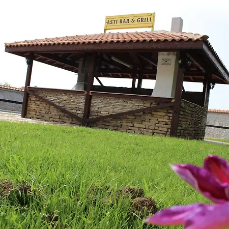Asti Arthotel 3* סינמורץ